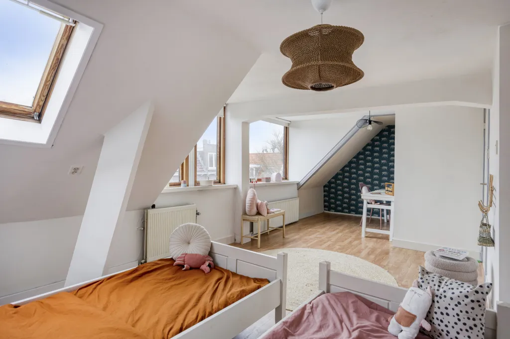 4 magamistoaga maja asukohas Amsterdam