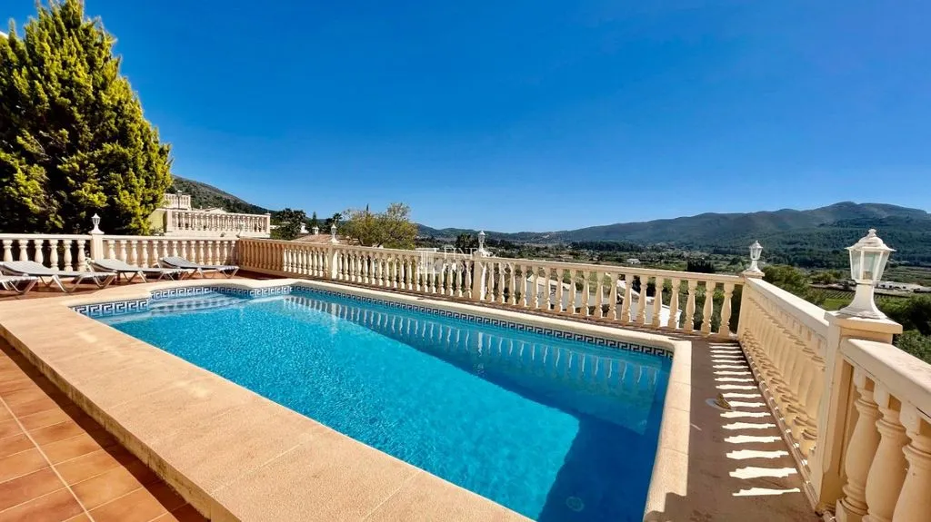 Piscine - Luxury Villa with Mountain Views in Jalón
