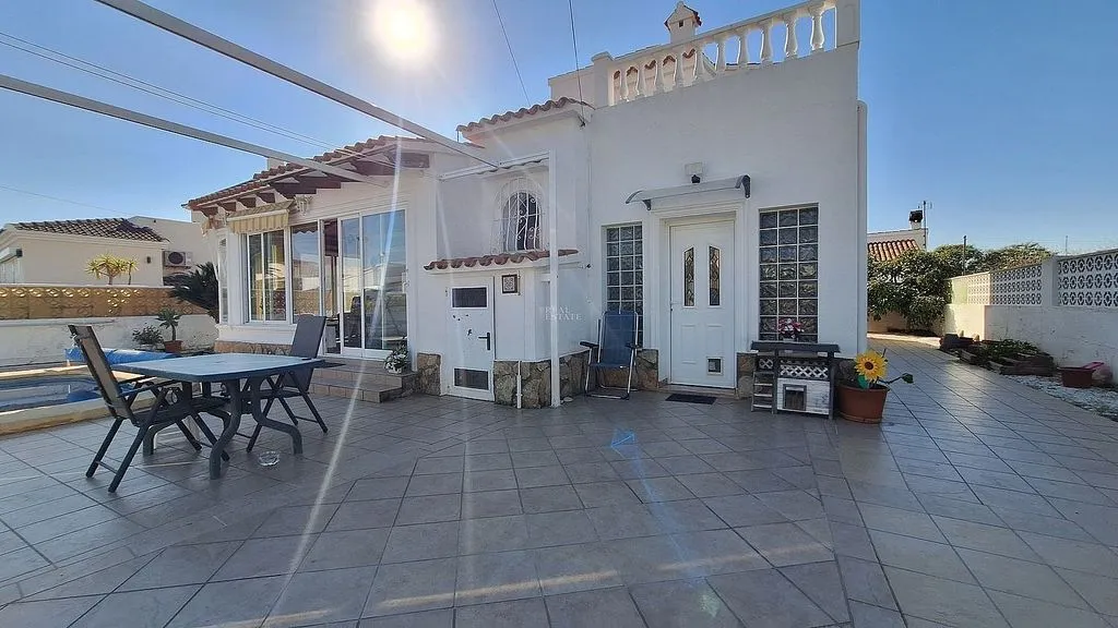 Terrasse - Chalet with Pool and Terrace in Els Poblets