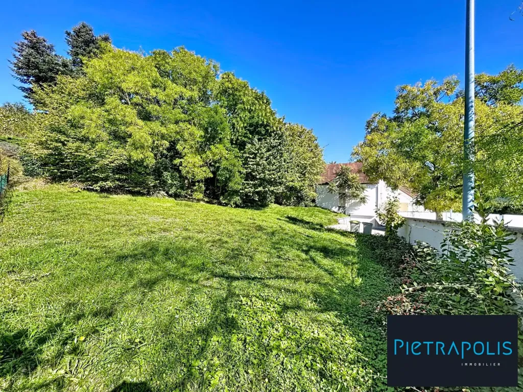 Jardín - Building Land with South-Facing View in Talant