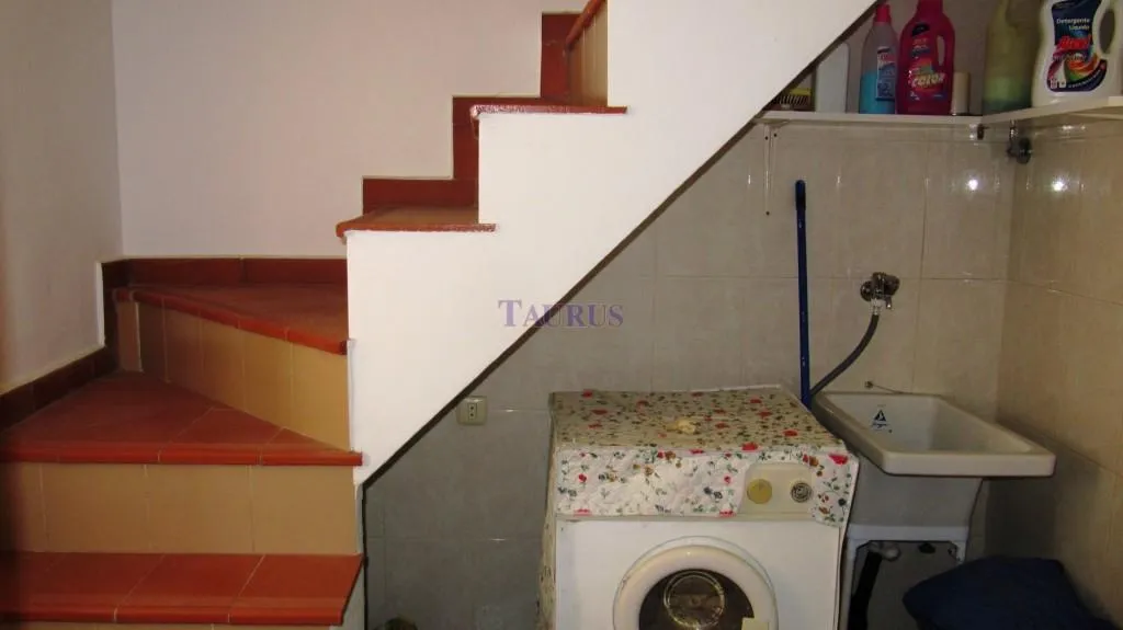 Pesuköök - Townhouse with Garden in Sayalonga Centre