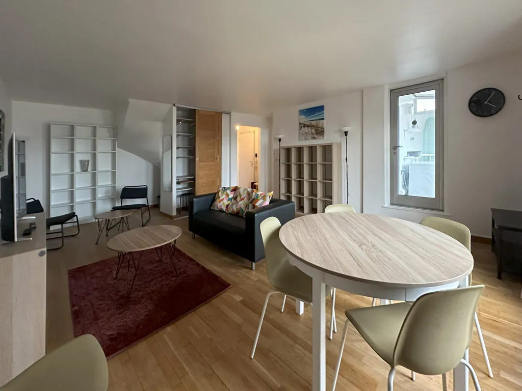Soggiorno - Duplex with South-East View in Nanterre