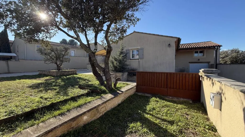 Aed - Villa with Pool and Garden in Apt