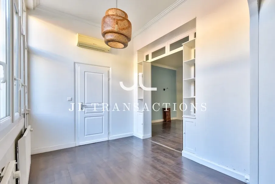 Séjour - Appartement Traversant avec Terrasse à Bordeaux
