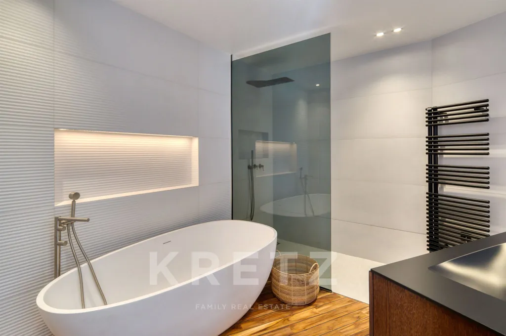Salles de bain - Villa Rénovée avec Vue Mer à Cannes