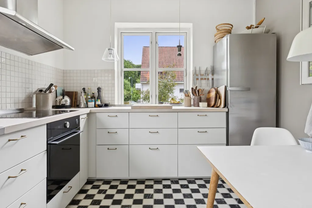 Cuisine - Classical Villa with Architect-Designed Garden in Odense