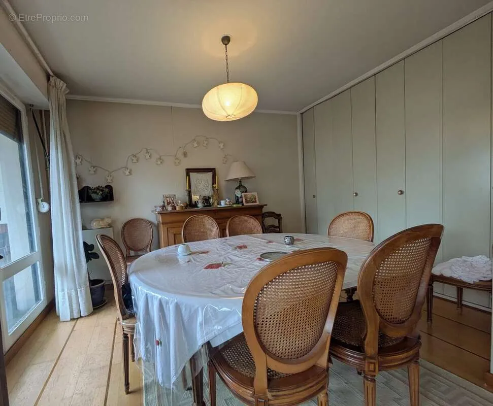 Dining Room - Apartment with Balcony in Rennes