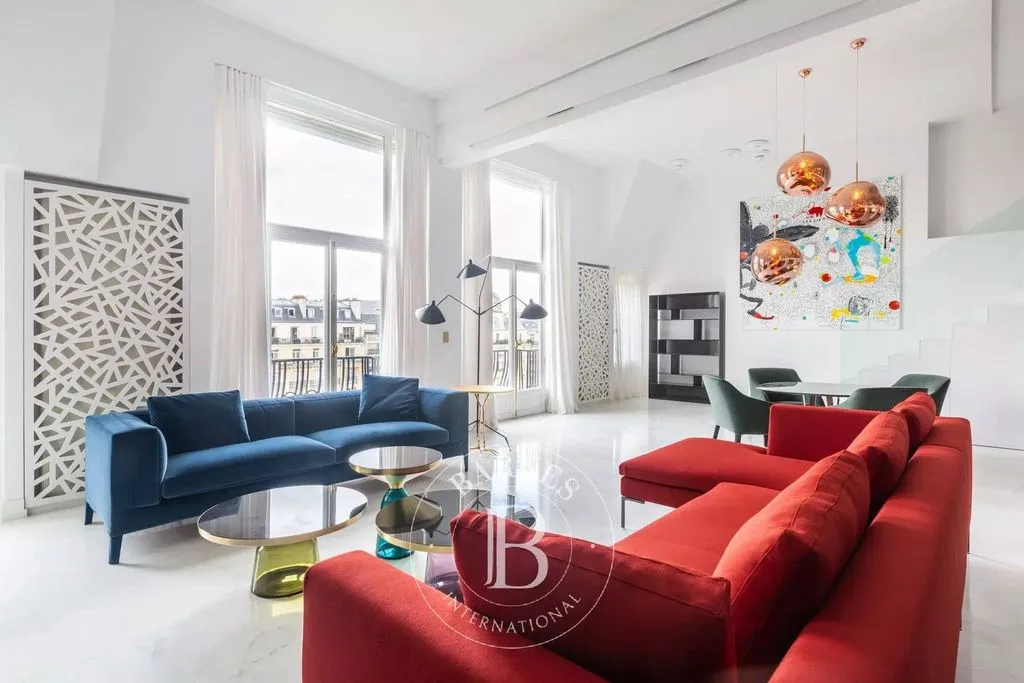 Living Room - Luxury Duplex with East-West View in Paris 7th