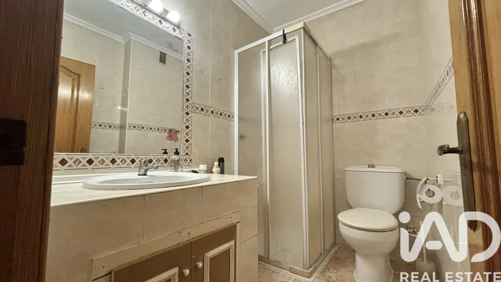 Vannitoad - Alicante Apartment with Potential for Division