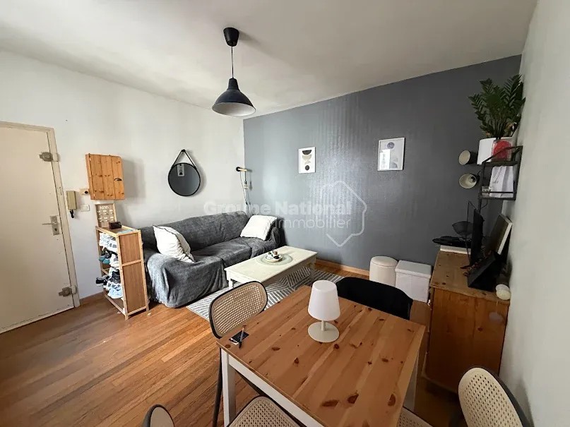 Elutuba - Charming 2-Bedroom Apartment in Nîmes