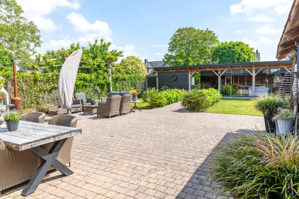 Terrasse - Dual Dwelling with Office Space in Ochten
