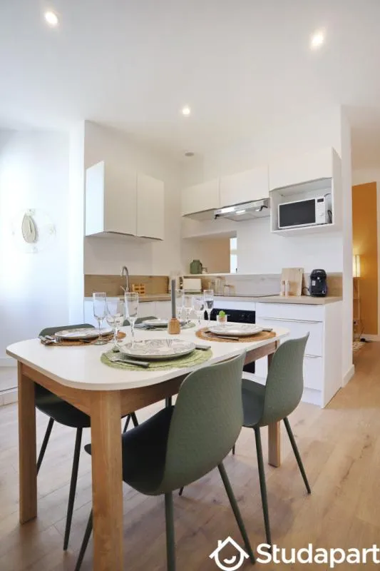Sala da pranzo - Shared Flat with Private Bathroom in Ile de Grande Biesse