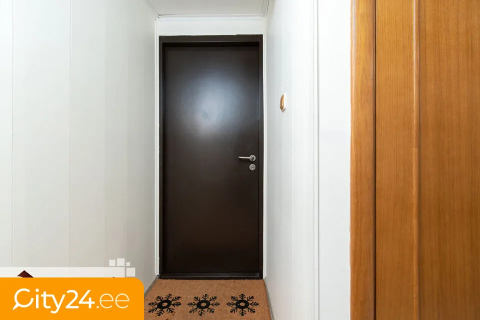 hallway_entrance
