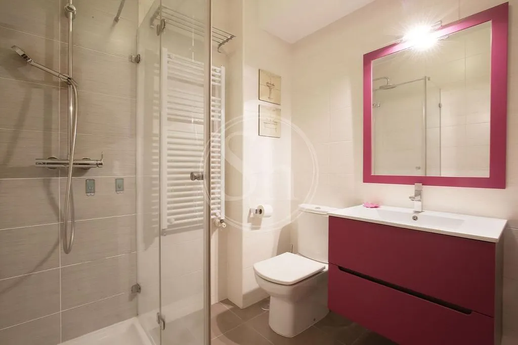 Salles de bain - 1-Bed Flat with Pool in Ciudad Lineal