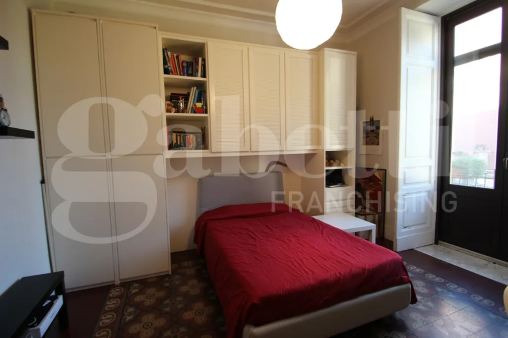 Magamistoad - Refurbished Triplex with Balcony in Catania