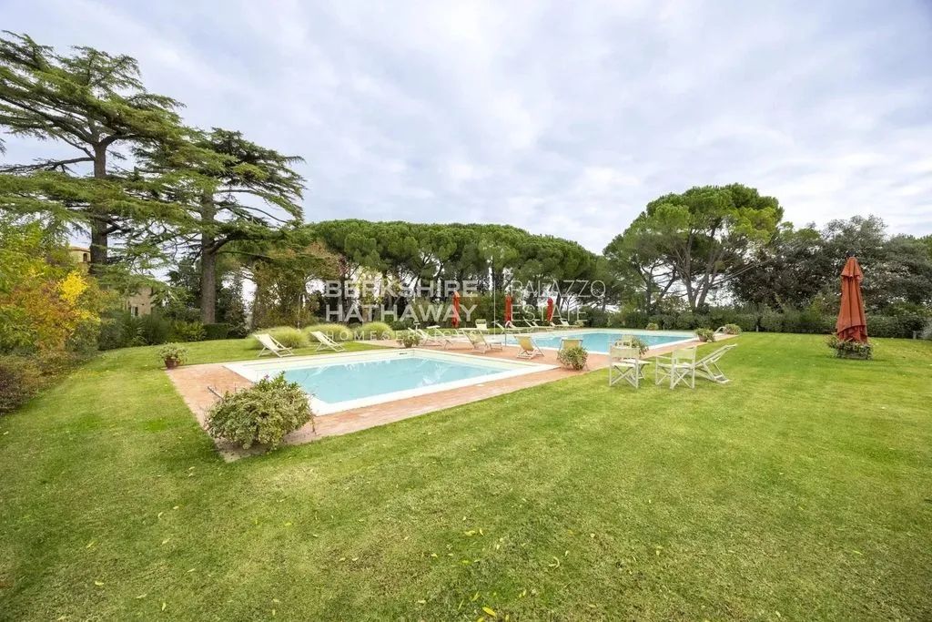 18th Century Villa with Pools in Palaia