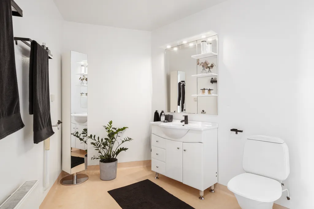 Vannitoad - Corner Flat with High Ceilings in Göteborg