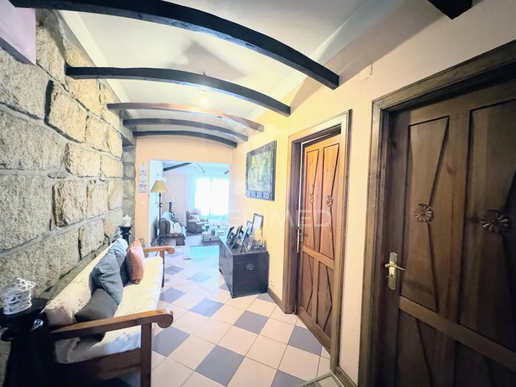 Hallway - Detached House with Solar Exposure in Guimarães