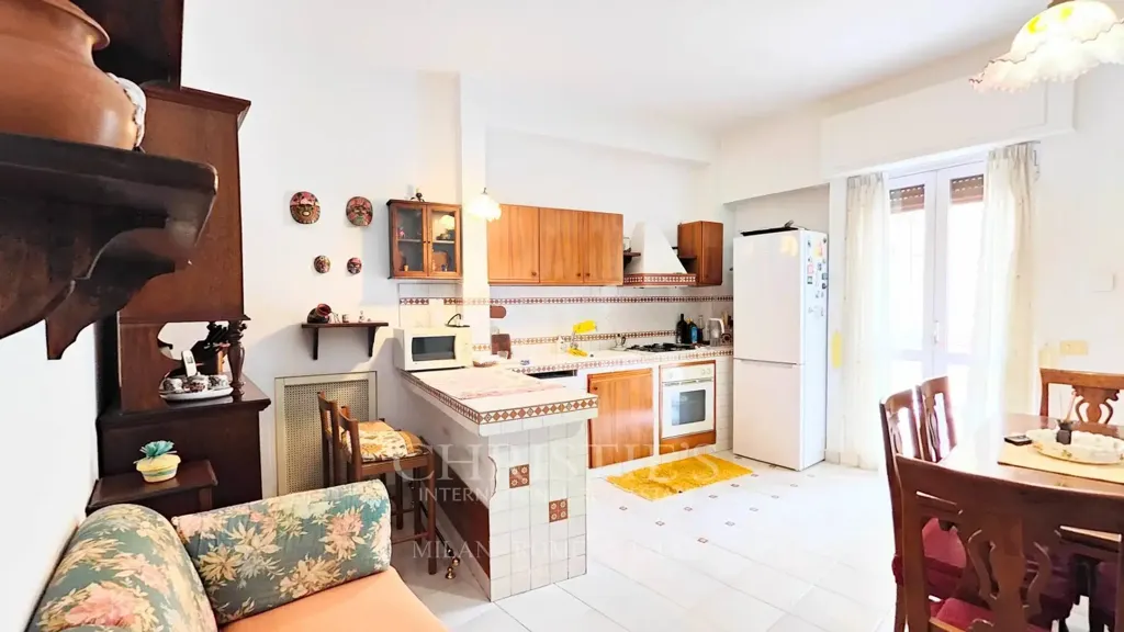 Söögituba - Apartment with Balcony in Chiaia, Naples