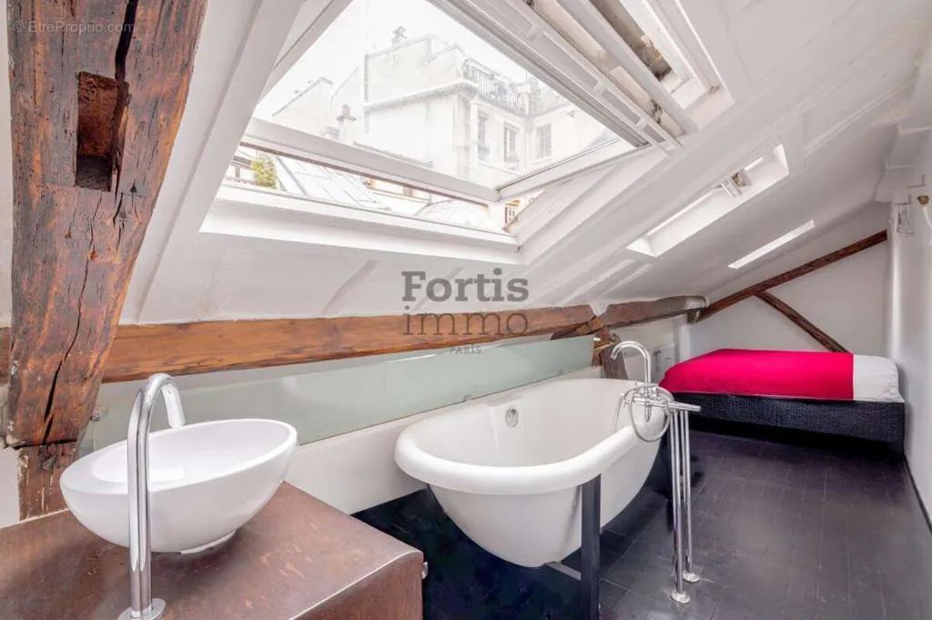 Vannitoad - Duplex with Balcony in Paris 3ème