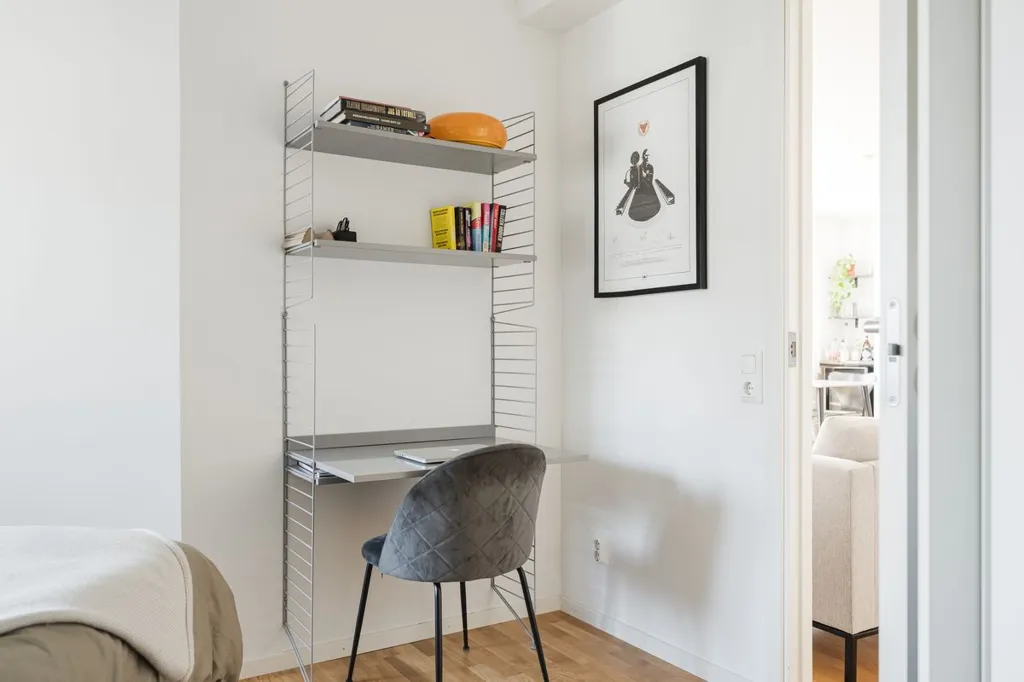 Office - Apartment with South-Facing Balcony in Västra Hamnen