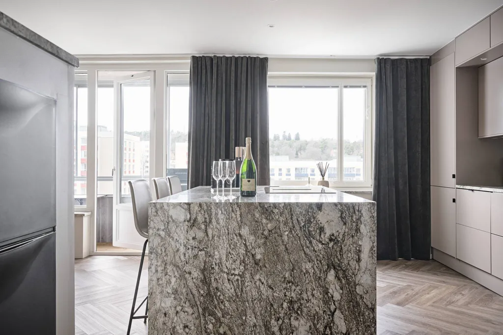 Cuisine - Modernised Two-Bedroom with Nordanro Kitchen in Jönköping