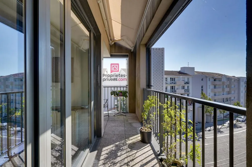 Rõdu - Luxury Duplex Flat with Loggia in Mérignac