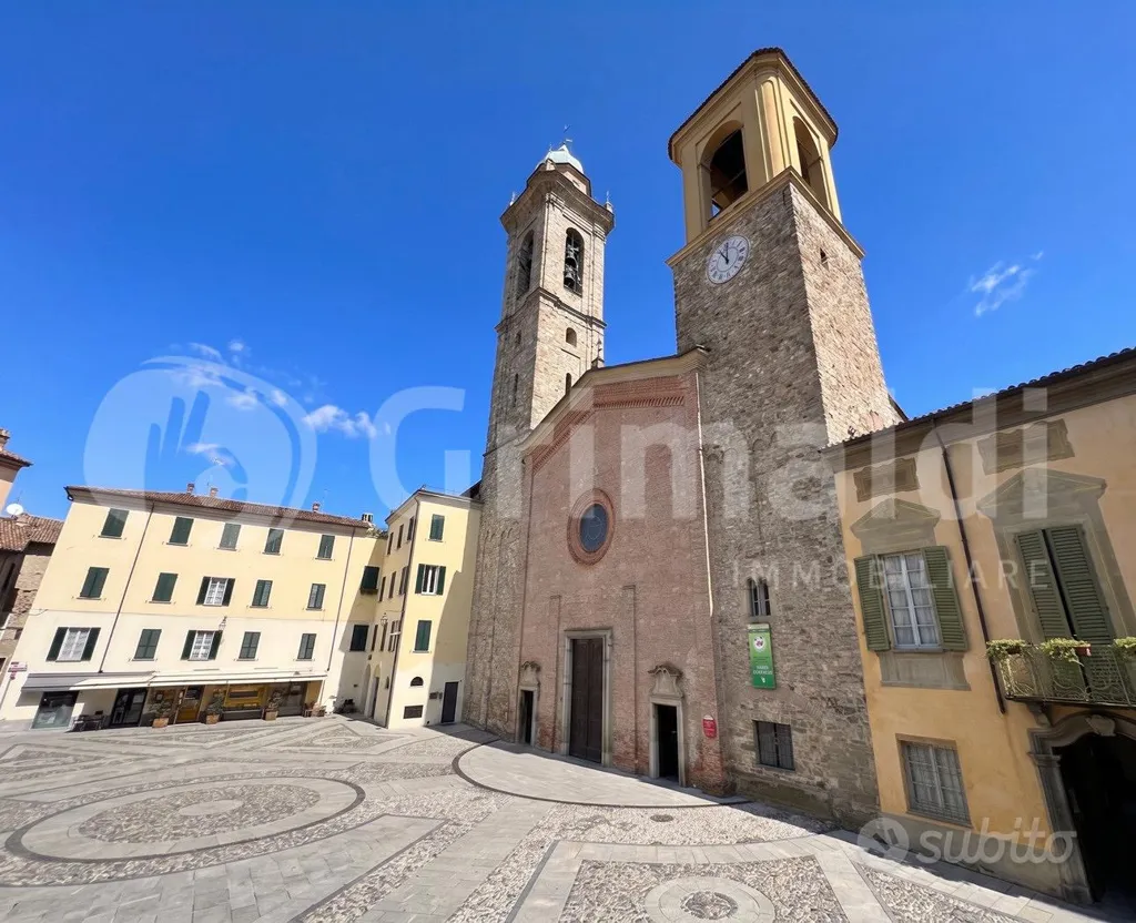 Historic Apartment in Bobbio's Piazza Duomo