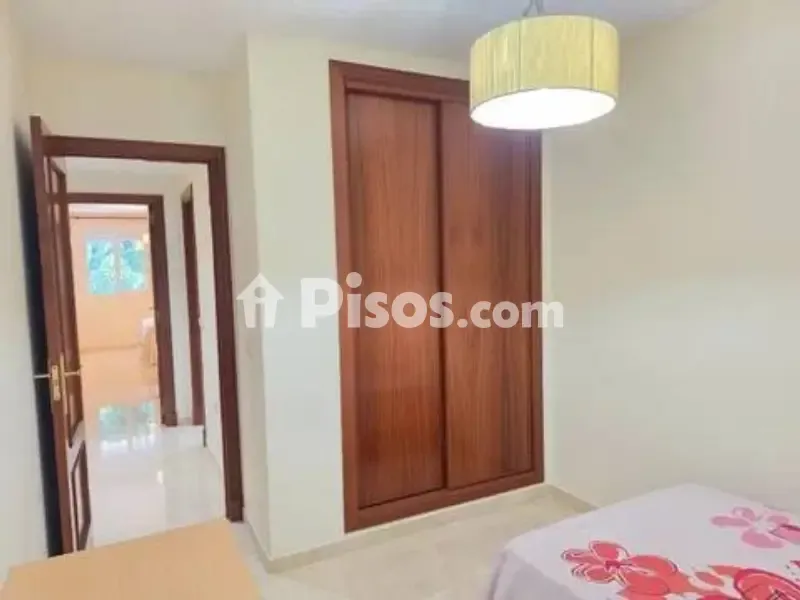 Magamistoad - Spacious Apartment with Balcony in Málaga