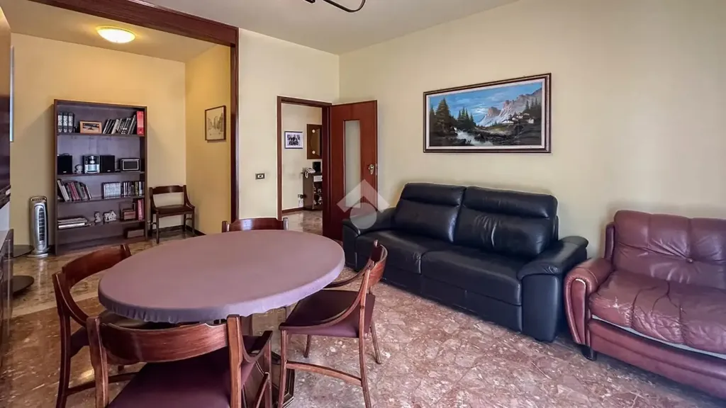 Salle à manger - Three-Bedroom Apartment with Balcony in Carpi