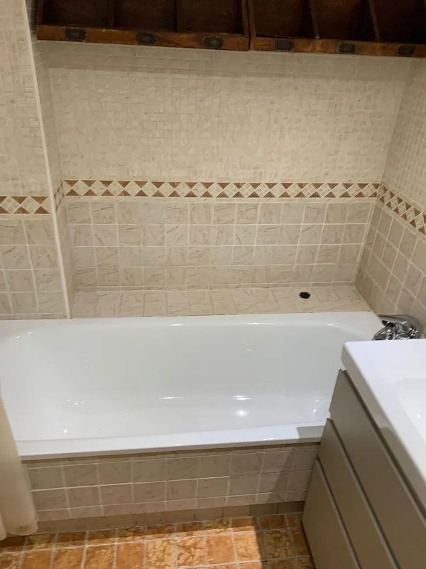 Salles de bain - 3-Bed Flat with Pool in Sanchinarro