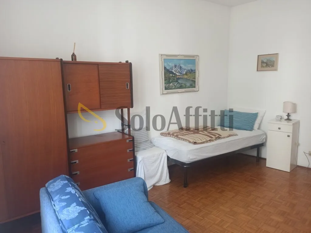 Chambres - Armed Tricamere with Terraces in Via Colonna