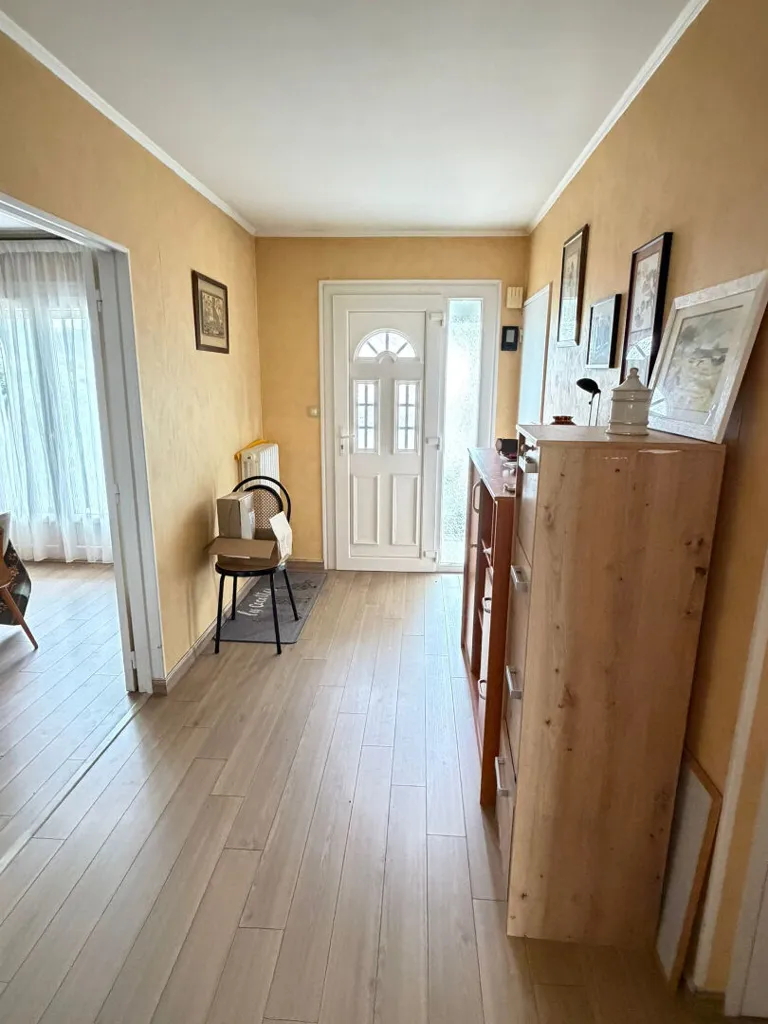 Entrée - Maison avec Véranda et Sous-Sol à Chambray-lès-Tours