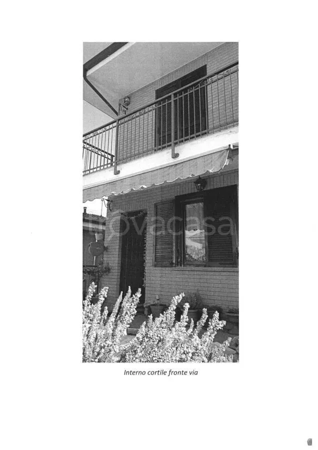 Bifamiliar Villa with Balcony in Volvera