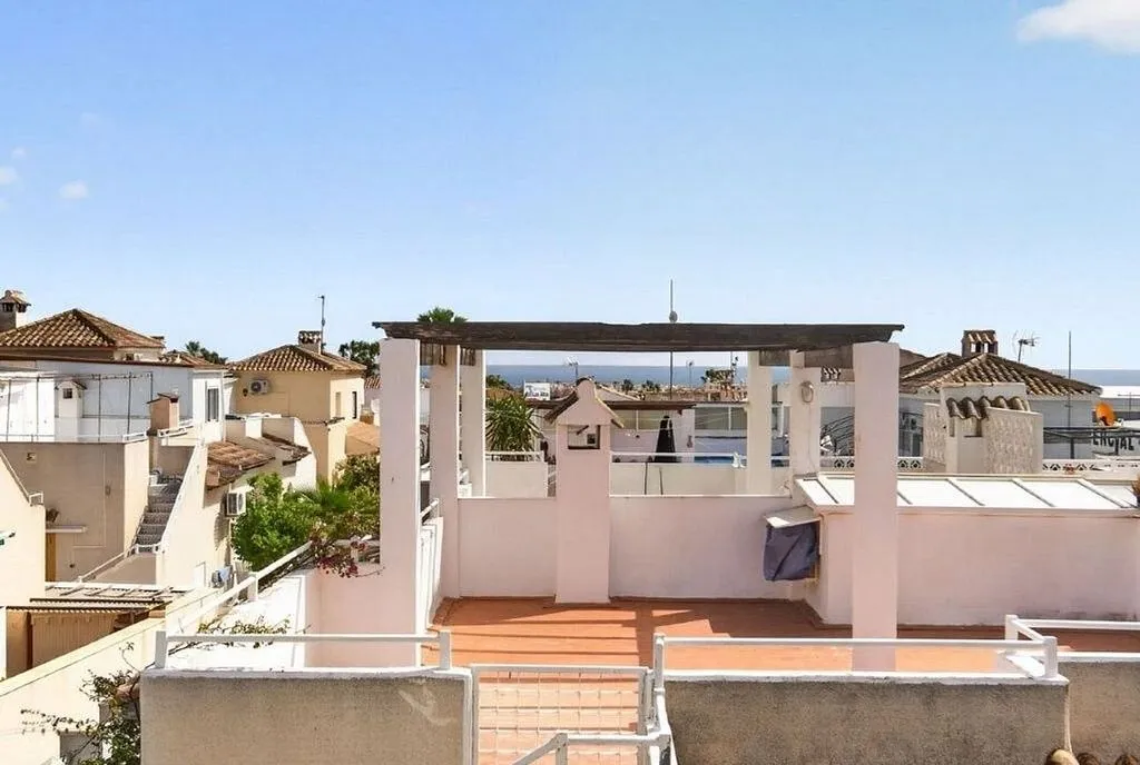 Terrace - Terraced House with Pool in Torrevieja Centre