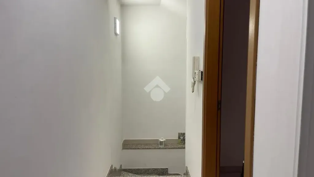 hallway_entrance