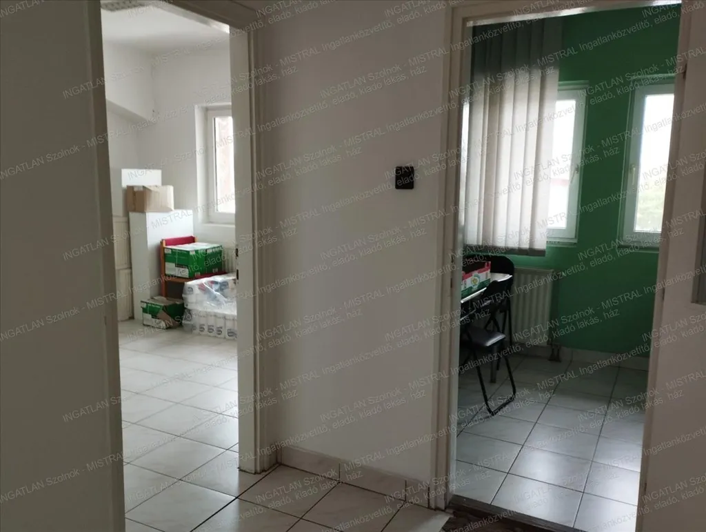Hallway - Office Space with Garden in Southern District, Szolnok