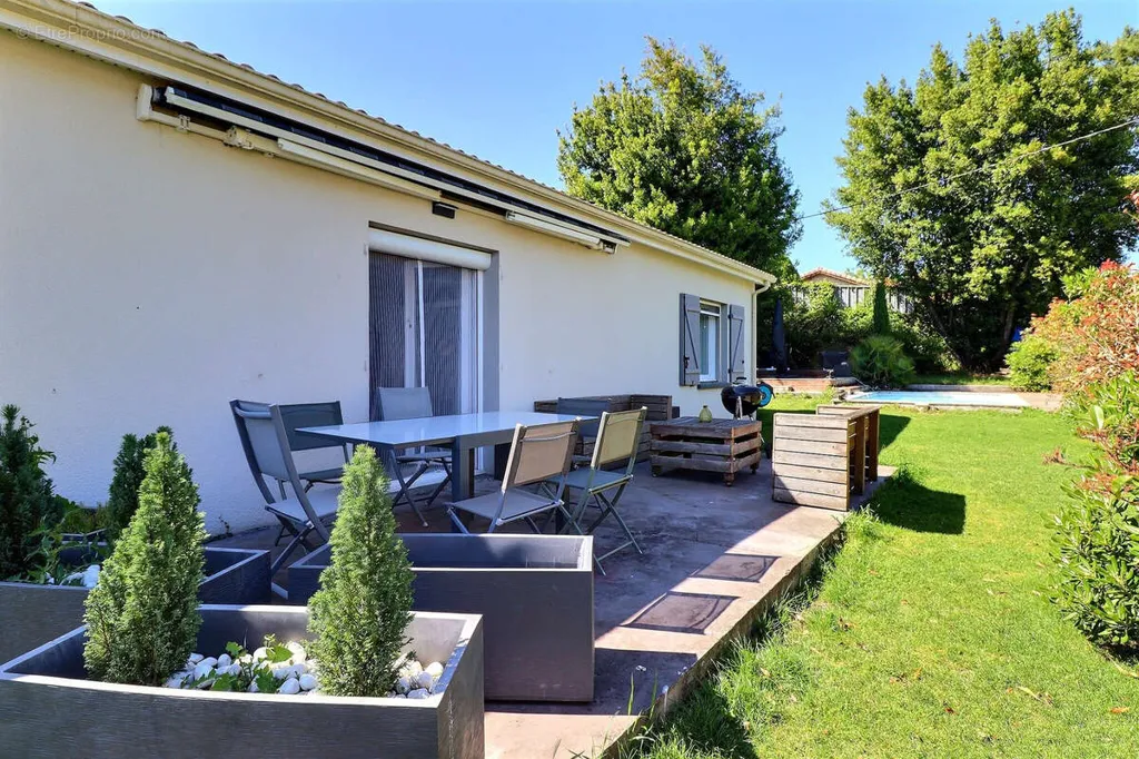 Terrass - Contemporary House with Pool in Paris 16