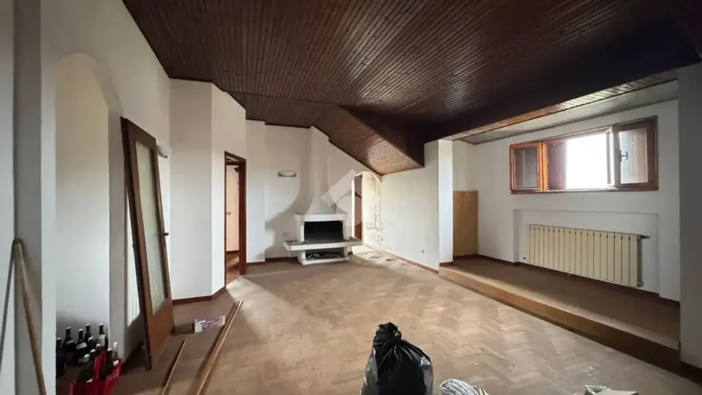 Séjour - Mansard Apartment with Central Location in Marano Ticino