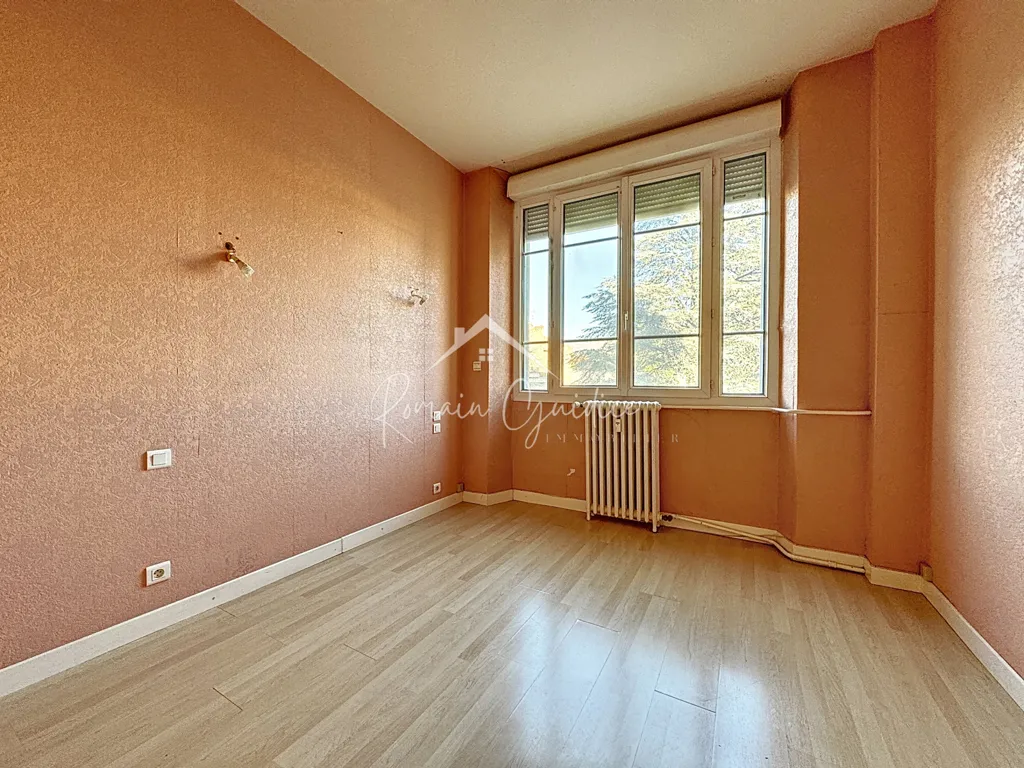 Toad - Type 3 Apartment with Balcony in Millau