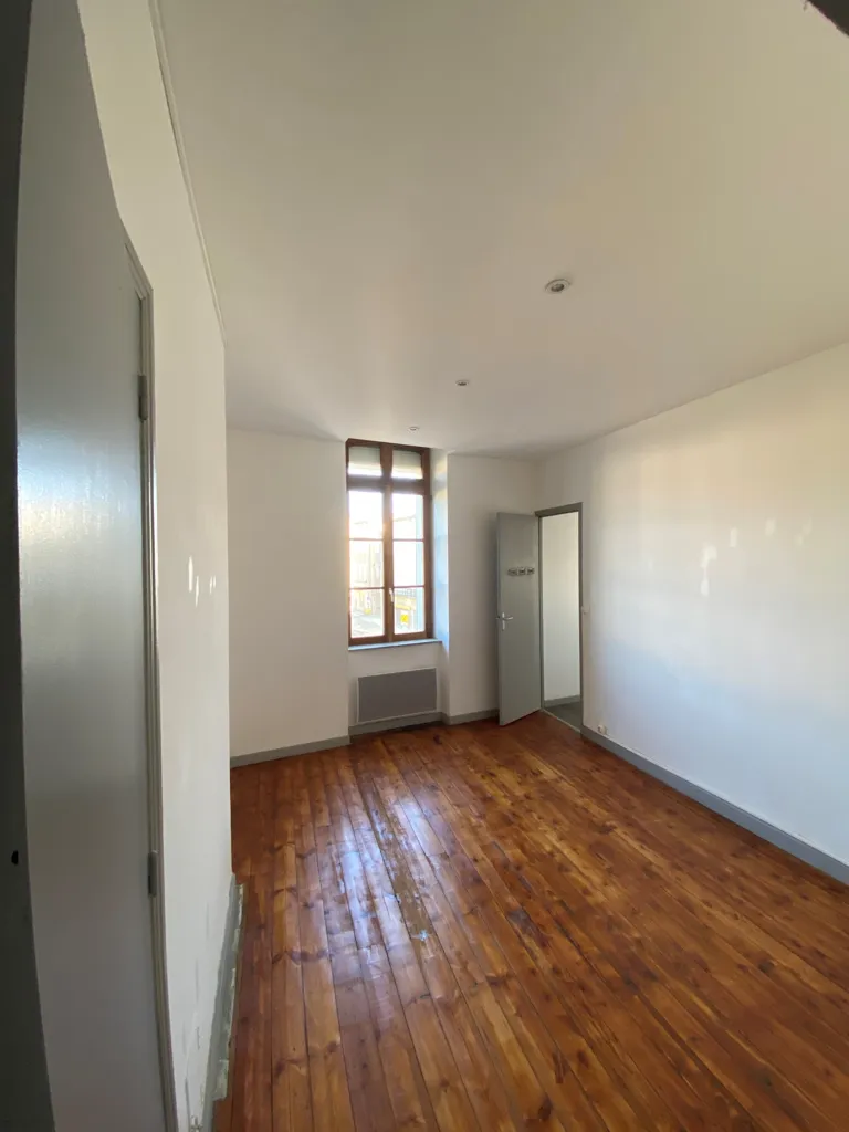 Pièces - Appartement Rénové de Type 3 au Centre de Castelnaudary