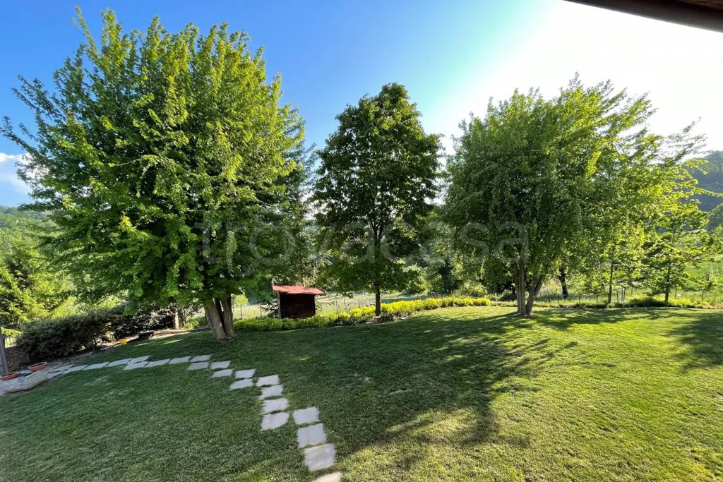 Aed - Rustic House with Lake View in Briaglia