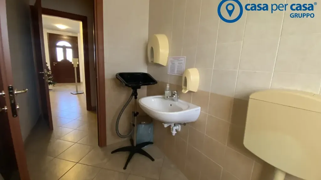 Baños - Detached Villa with Garden in Crespino
