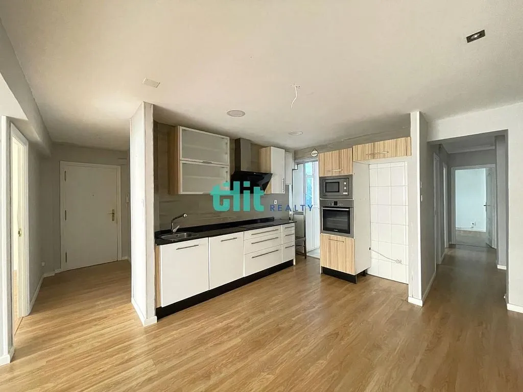Köök - Apartment with Garage in Paseo de los Puentes