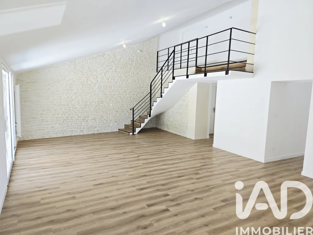 Pièces - Maison Rénovée avec Terrasse à Moragne