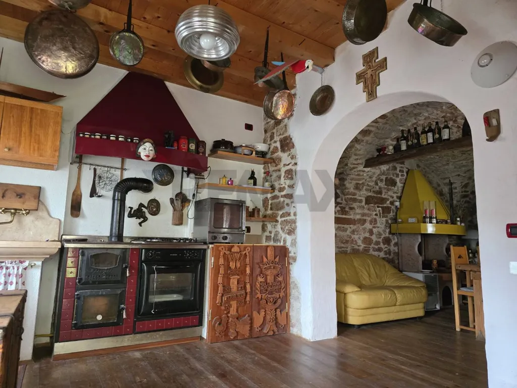Kitchen - Rustic Cottage with Terrace in Lamon
