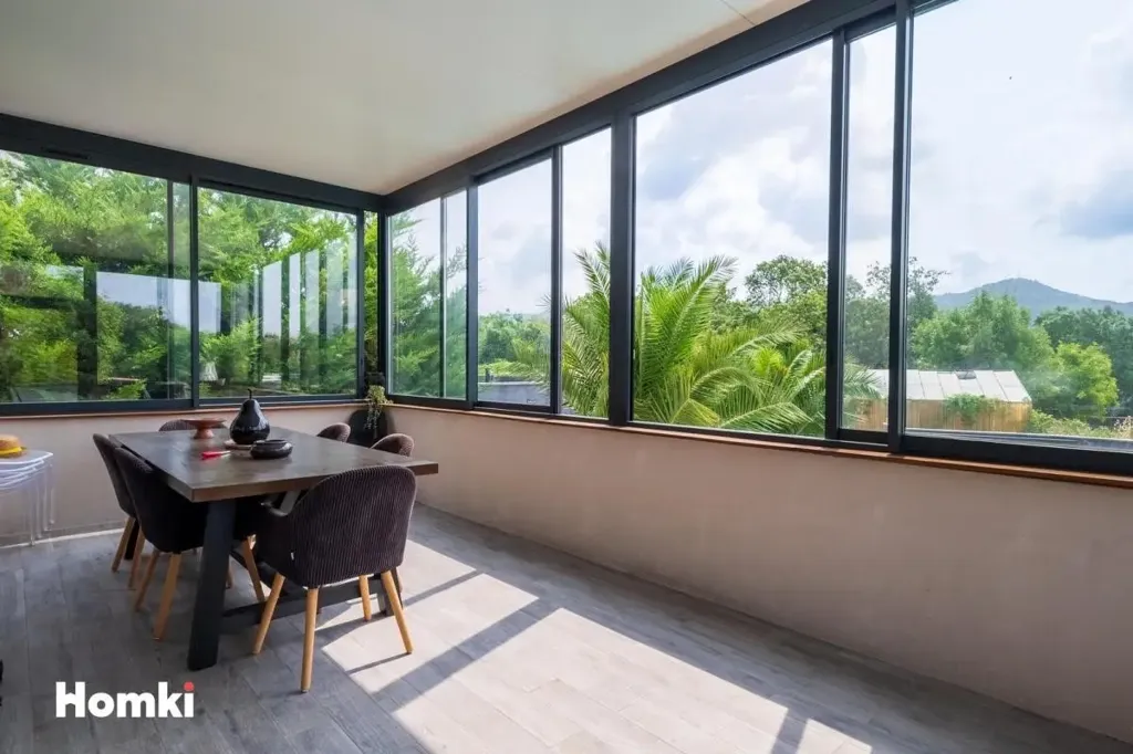 Terrasse - Villa Moderne avec Piscine à Plan-de-Cuques