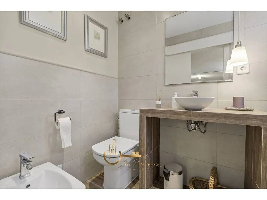 Salles de bain - Renovated Chalet with Garden in Simón Verde