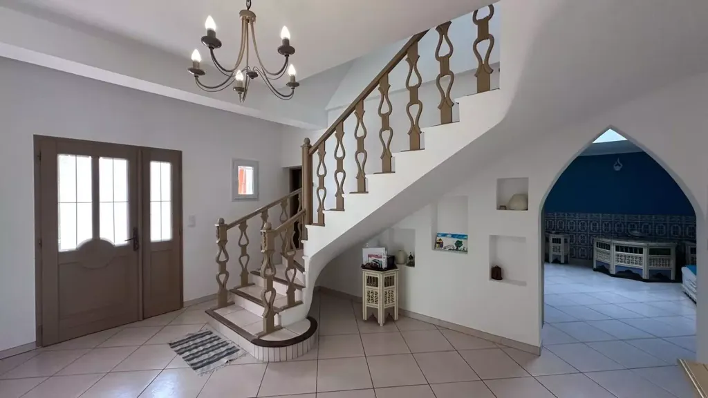 Pièces - Maison avec Piscine et Jardin à Montélimar