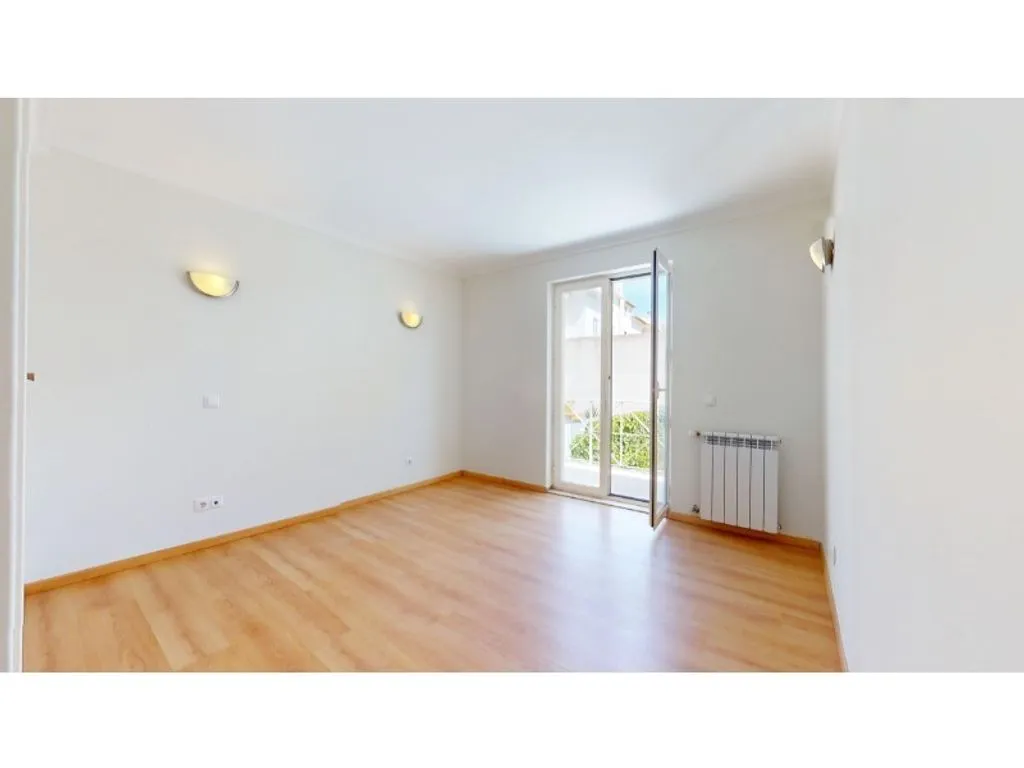 Toad - Luxury Semidetached House with Garden in Belem